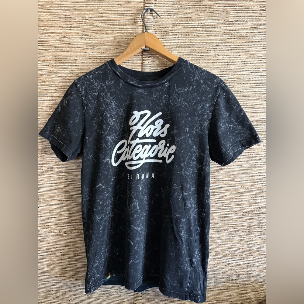 Hors Categorie Girona Marble T-Shirt Logo Script 100% Cotton Black Men Small